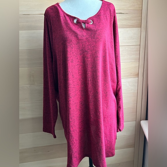 2 Dye 4 Size 3x red top with beautiful accent buttons - Picture 10 of 10